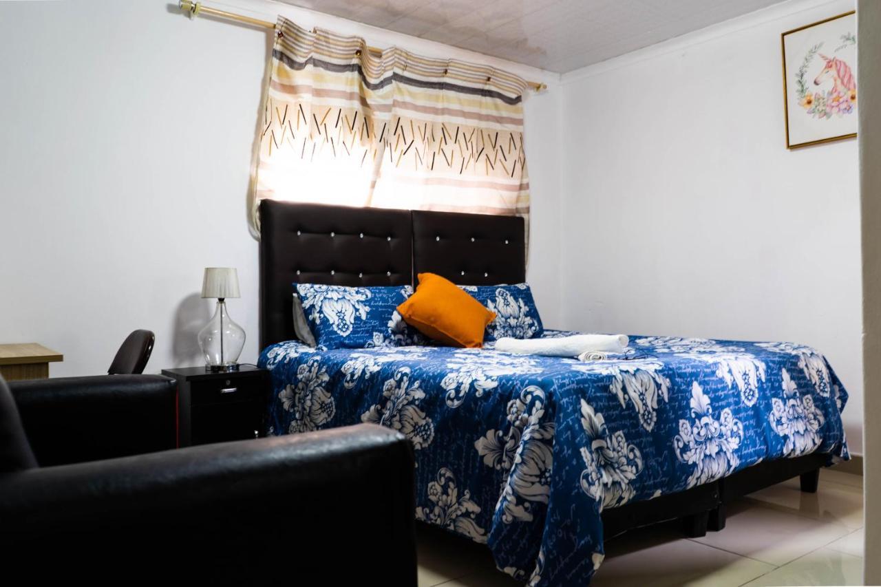 Albrine Lodge Беллвілл Екстер'єр фото