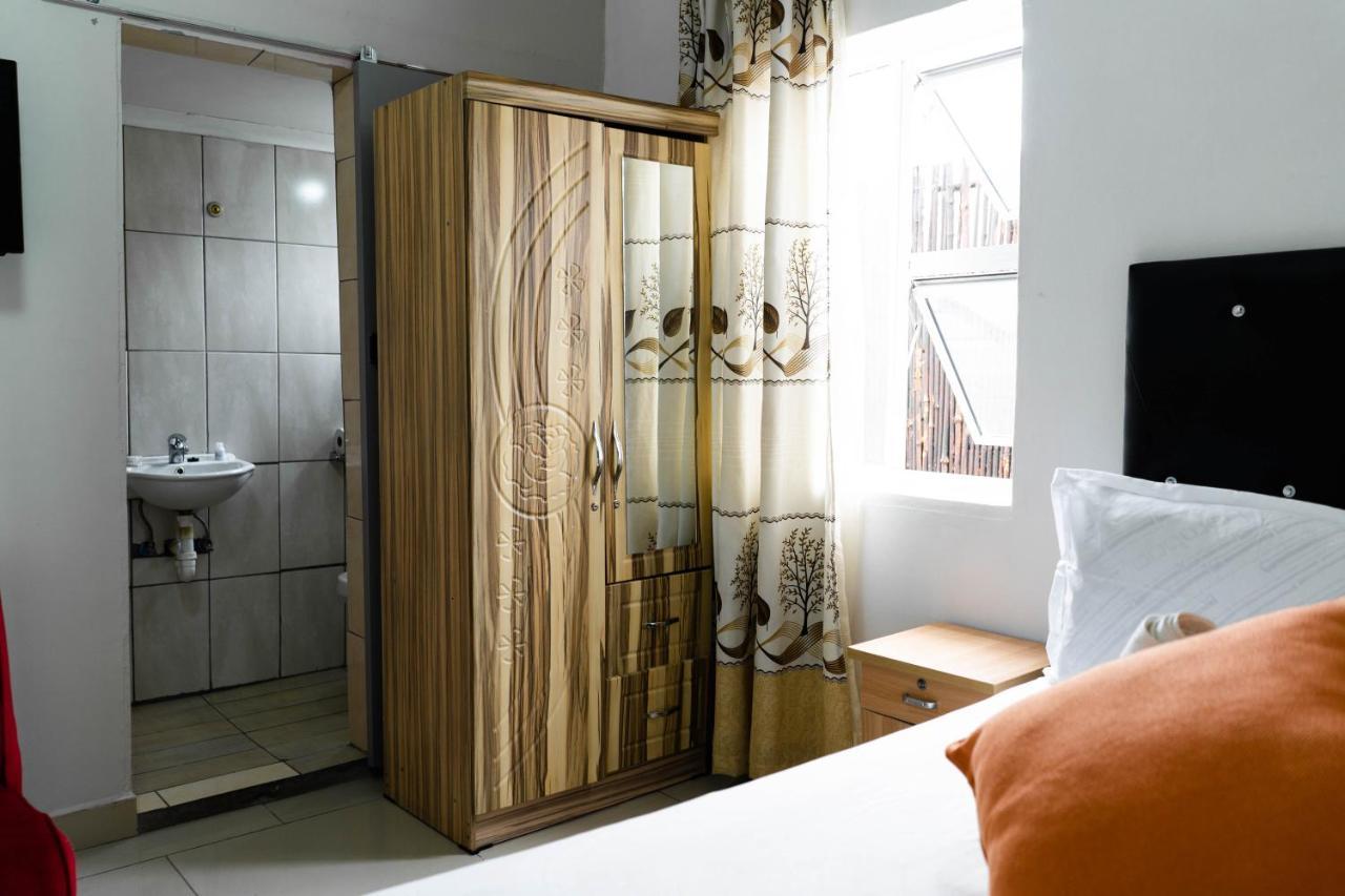 Albrine Lodge Беллвілл Екстер'єр фото